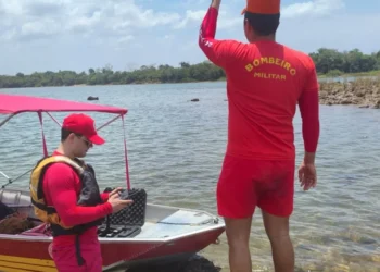 Equipes do CBMTO realizam buscas superficiais no Rio Tocantins, em trecho de São Sebastião (TO), na operação que mobilizou mergulhadores e embarcações desde o domingo (26). Créditos: Divulgação CBMTO