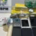 Foram localizadas porções de substâncias semelhantes à maconha, cocaína e crack - Foto: Divulgação 3º BPM