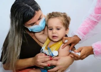 A ação é voltada para crianças e adolescentes menores de 15 anos