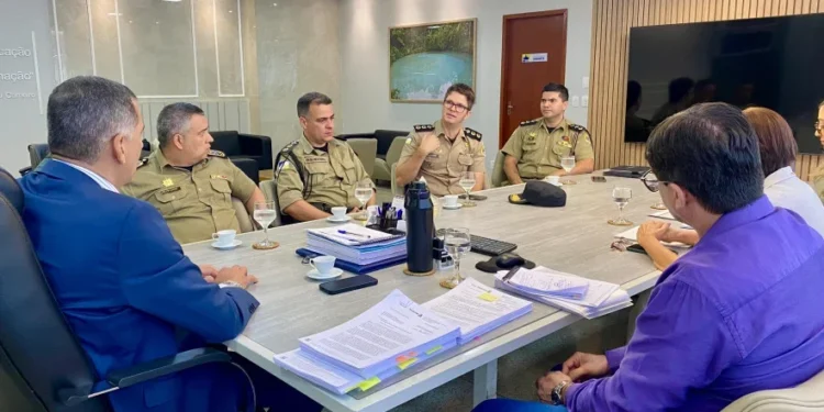 Pauta do encontro ente Seduc e PM enfatizou a importância da parceria para o aprimoramento dos serviços prestados à comunidade escolar - Foto: Cris Moura/Governo do Tocantins