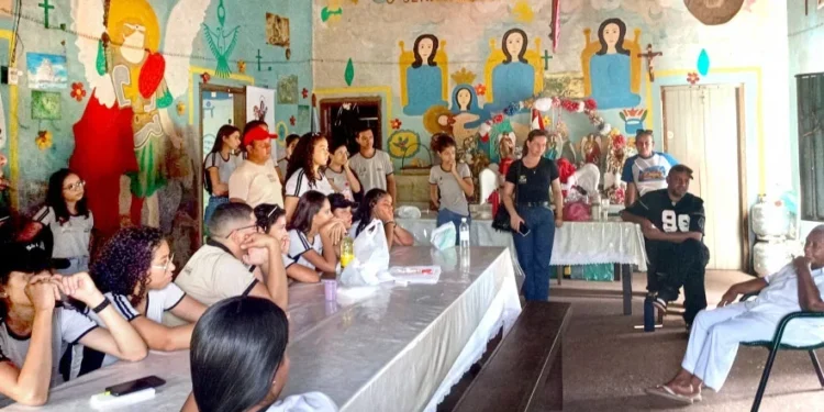 Em visita técnica, estudantes conhecem um pouco da história do Universo Místico de Mãe Romana em Natividade - Foto: Crédito: Divulgação Seduc/Governo do Tocantins