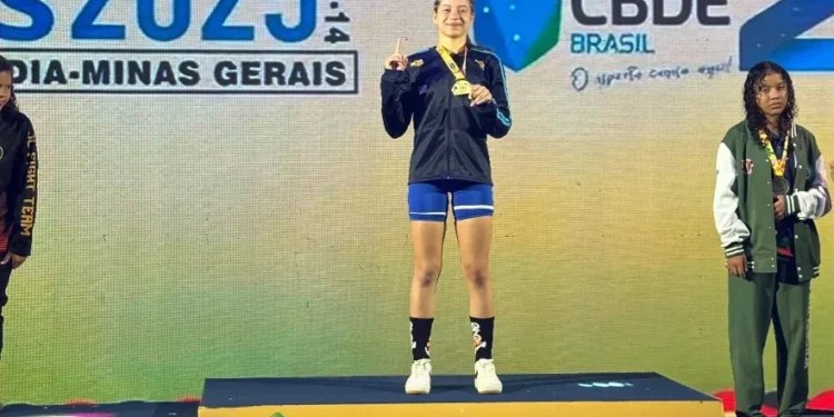 Lara Emanuelle Vasconcelos da Silva, de 14 anos, conquistou medalha de ouro inédita para o Tocantins - Foto: Vitória Pereira/Governo do Tocantins