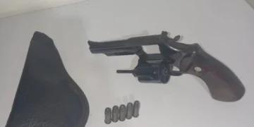 Em Colmeia, Polícia Militar prende homem por porte ilegal de arma de fogo e embriaguez ao volante