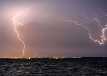 TO registra queda de mais de 200 mil raios; confira como evitar choques elétricos