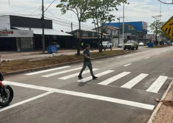 Além da sinalização, avenida do Jardim Aureny II recebeu novo pavimento – Foto Divulgação