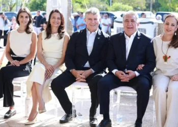 Eduardo Siqueira Campos esteve acompanhado da primeira-dama, Polyanna Siqueira Campos, e da filha, Gabriela Siqueira Campos – Foto Flávio Cavalera