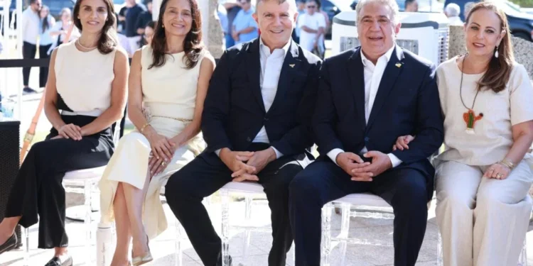 Eduardo Siqueira Campos esteve acompanhado da primeira-dama, Polyanna Siqueira Campos, e da filha, Gabriela Siqueira Campos – Foto Flávio Cavalera