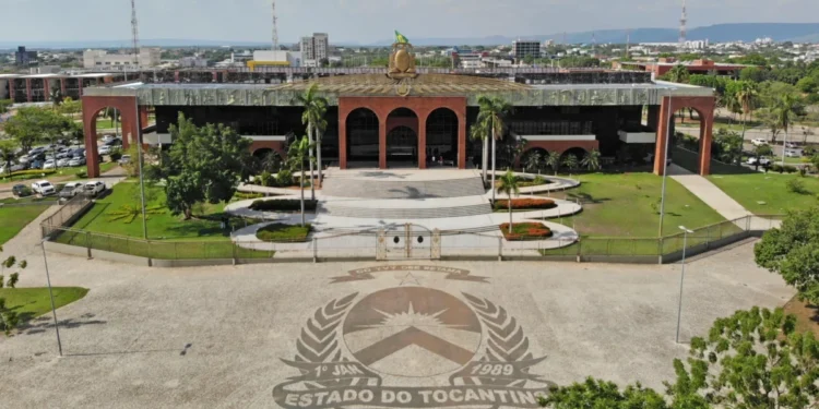 Governador Laurez Moreira sanciona Lei que garante economia na ordem de R$ 370 milhões