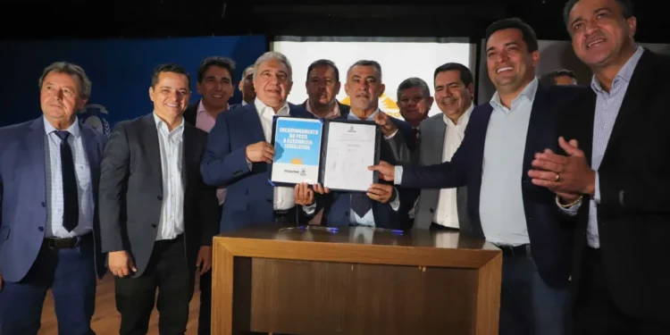 Governador Laurez Moreira encaminha PCCR da Educação à Assembleia e pede celeridade para a aprovação; Foto: Adilvan Nogueira/Governo do Tocantins