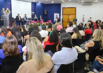 Governador Laurez Moreira participou nesta quinta-feira, 2,  do lançamento da Escola de Conselhos para fortalecer formação de profissionais de proteção a crianças e adolescentes - Crédito: Antonio Gonçalves/Governo do Tocantins