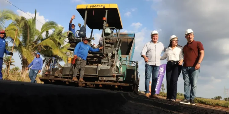 Governador Laurez Moreira vistoria as obras de restauração da TO-201, garantindo mais segurança e desenvolvimento para a região do Bico do Papagaio - Marcio Vieira/Governo do Tocantins