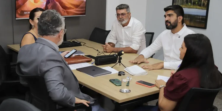 Prefeito de Carmolândia, Douglas Oliveira, participou da reunião com o secretário Divaldo Rezende representando a ATM/Marcel de Paula-Governo do Tocantins.
