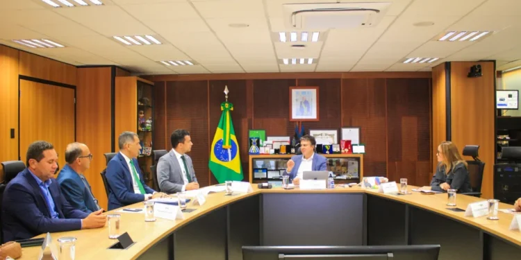 Titular da Seduc, Hercules Jackson, em reunião no Ministério da Educação - Foto: Samara Cruz/Governo do Tocantins