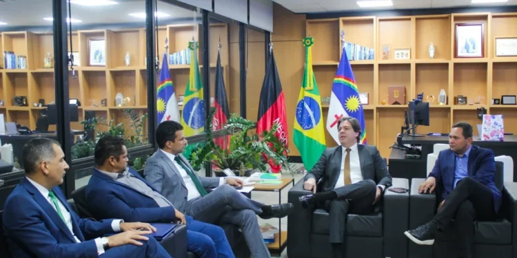 Titular da Seduc, Hercules Jackson, em reunião no Ministério das Comunicações  - Foto: Samara Cruz/Governo do Tocantins