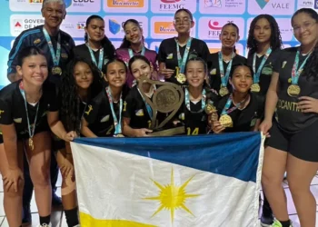 Foto: Equipe feminina de handebol, do Instituto Presbiteriano Vale Do Tocantins, de Paraíso do Tocantins, conquistou medalha de ouro - Foto: Vitória Pereira/Governo do Tocantins