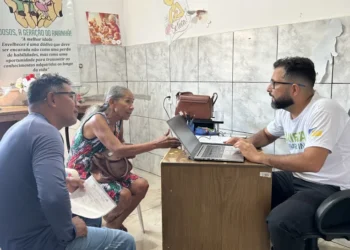 Rosália Santos destaca que os serviços prestados permitirão que os produtores rurais possam entender os processos solicitados - Foto: Kleidiane Araújo/Governo do Tocantins