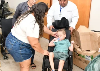 Entrega Caderiras de Roda CER - Foto André Araújo