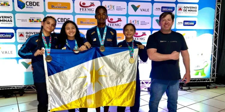 Estudante da rede estadual conquista medalha de ouro inédita no Wrestling no Jebs 2025