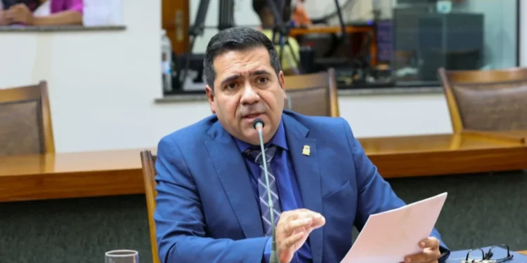 Marcus Marcelo solicita compra de materiais para normalizar cirurgias bariátricas no Tocantins