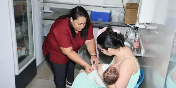 Mais de 200 doses foram aplicadas em crianças menores de cinco anos – Foto Francisco Barros
