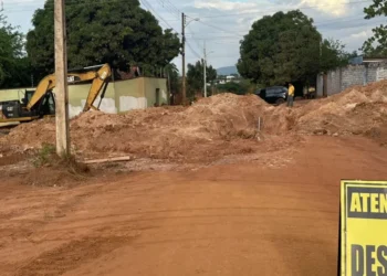 Moradores devem ficar atentos ao trafegar pelo local da obra na região chamada de baixada do Aureny III – Foto Divulgação.jpeg