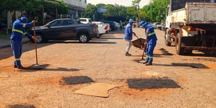 Prefeitura de Palmas intensifica tapa-buracos nas Avenidas NS-02, NS-01, LO-33 e NS-B