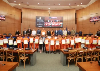 Sessão solene na Assembleia Legislativa homenageou o Corpo de Bombeiros Militar do Tocantins pelo Dia Nacional do Bombeiro Militar, reconhecendo a dedicação de homens e mulheres que servem ao Estado com excelência.
