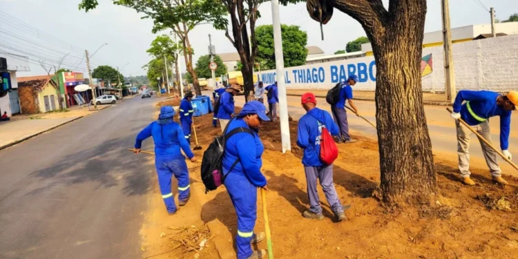 Registro de limpeza realizada na Avenida Goiás, importante via comercial nos Aurenys, sul da Capital – Foto Divulgação