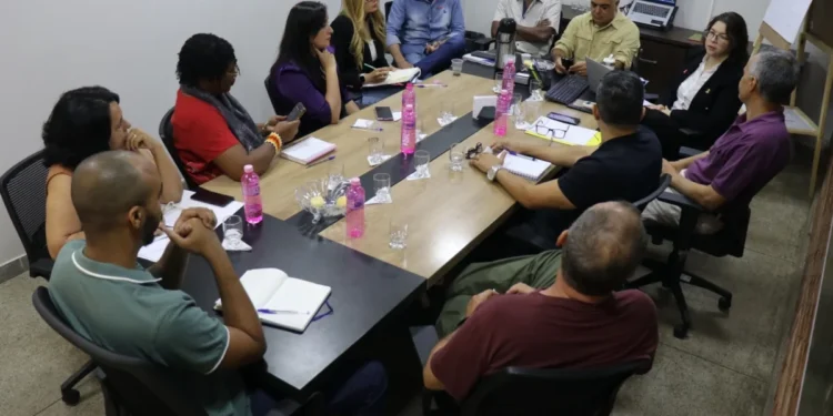 Grupo de Trabalho de Regularização Fundiária Quilombola discute o andamento das ações e alinham as próximas etapas do processo na Comunidade quilombola Rio Preto - Foto: Ascom Sepot