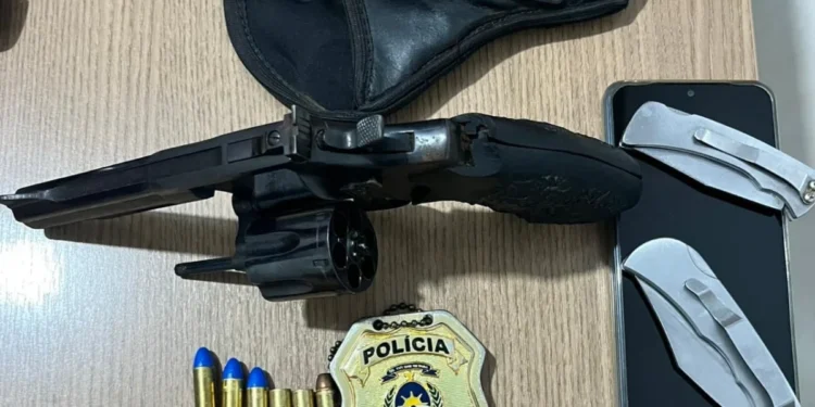 Arma de fogo e munições apreendidas pela Polícia com suspeito no sul do estado.

Crédito -Foto -DICOM SSP TO