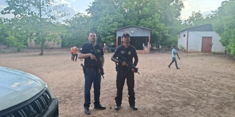 Diretoria de Polícia do Interior realiza visita e acompanha reunião em comunidade quilombola em Lagoa do Tocantins