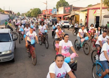 Tocantínia:  “Pedal Rosa e Azul”, ação em alusão ao Outubro Rosa e Novembro Azul promovida pela Secretaria de Saúde mobiliza mulheres e homens.