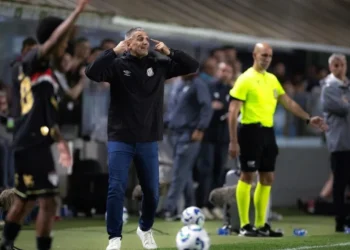 Vojvoda fala sobre efetividade e lamenta empate do Santos