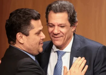 Haddad vê isenção do IR passar “sem problemas” no Senado