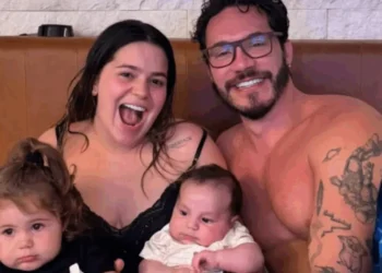 Eliezer abre o jogo sobre decisão de não mandar a filha para a escola