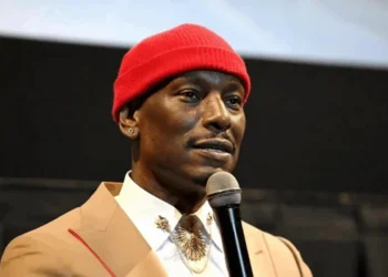 Ator de Velozes e Furiosos doa cães que mataram cachorro do vizinho