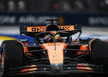 F1: em sessão marcada por acidente, Piastri lidera TL2 em Singapura