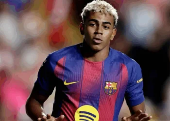 Yamal vira desfalque no Barcelona após derrota para o PSG na Champions