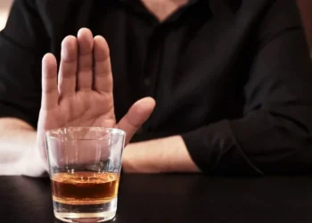 Metanol: jovem com suspeita de intoxicação em Goiás está na UTI