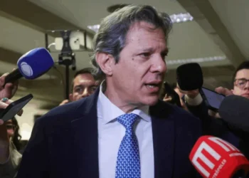 Após Lula falar com Trump sobre tarifaço, Haddad diz: “Foi positivo”