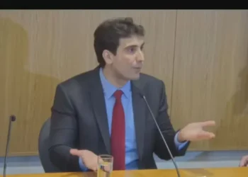 Galípolo diz que mercado de trabalho é o ‘mais exuberante’ em 3 décadas e prevê juros altos por longo período