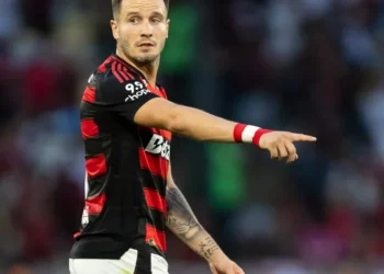 Diretor do Flamengo revela detalhes de negociação com Saúl Ñíguez