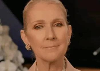 Lutando contra síndrome, Céline Dion faz rara aparição em show