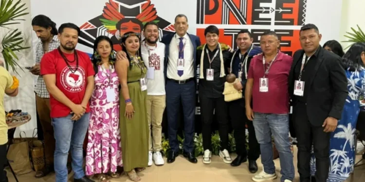 Equipe da educação indígena da Seduc e subcoordenadores nacionais também participaram da solenidade - Foto: Seduc/Governo do Tocantins