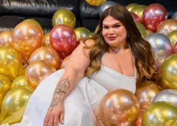 Reprodução/Instagram @thaiscarla