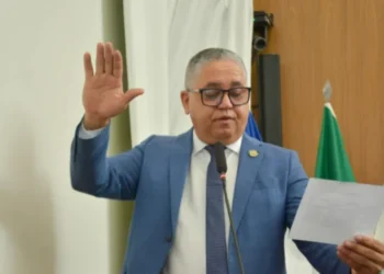 Eudes Assis toma posse na Câmara de Palmas