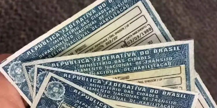CNH Carteira Nacional de Habilitação — Foto: g1