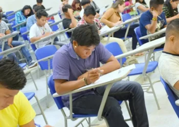 Estudantes durante prova do vestibular indígena da Unicamp — Foto: Antoninho Perri/SEC Unicamp