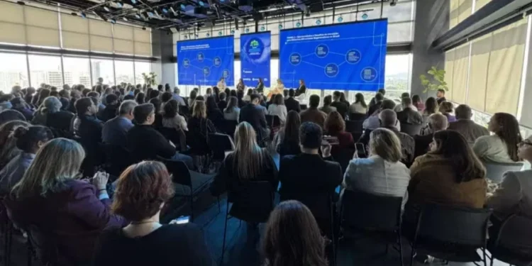 Debate do Summit Agricultura Regenerativa: mais de 200 produtores rurais, pesquisadores, autoridades e representantes da indústria discutem boas práticas — Foto: Patrick Cruz