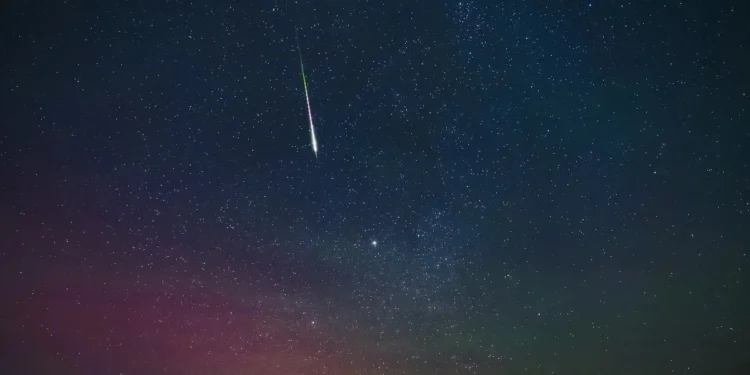 Chuva de meteoros Oriônidas começa nesta terça; saiba como assistir